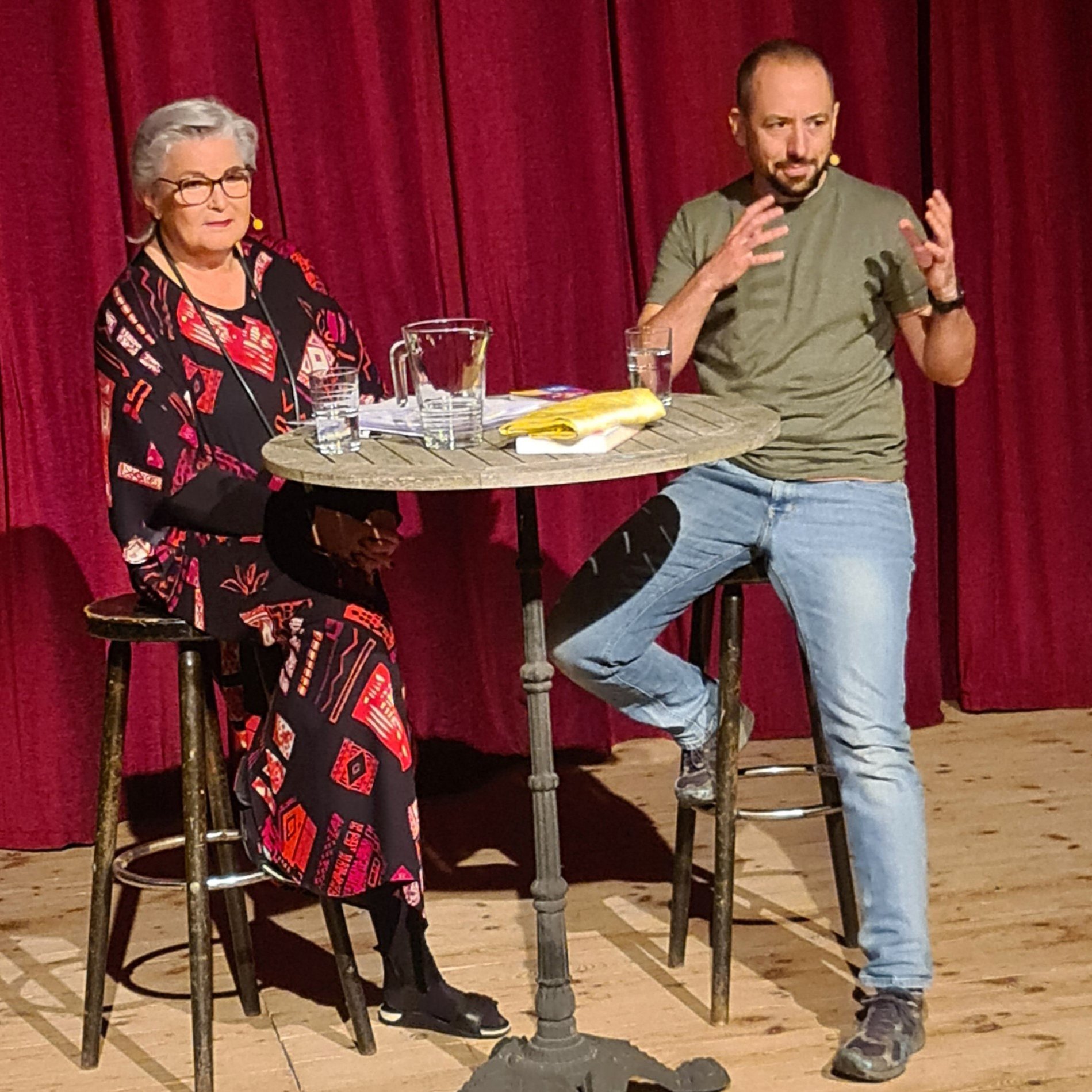 Petra Schwarz im Gespräch mit dem Bestatter Jan Möllers