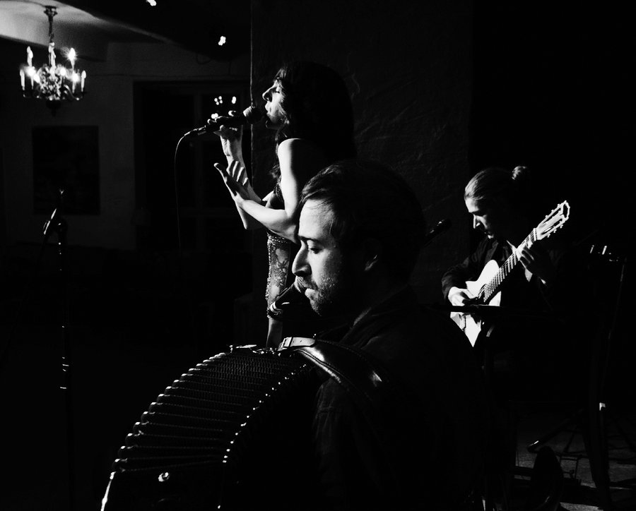 Catalina Sophie und Julián Croatto vom Duo Garufa mit Federico Aguirre
