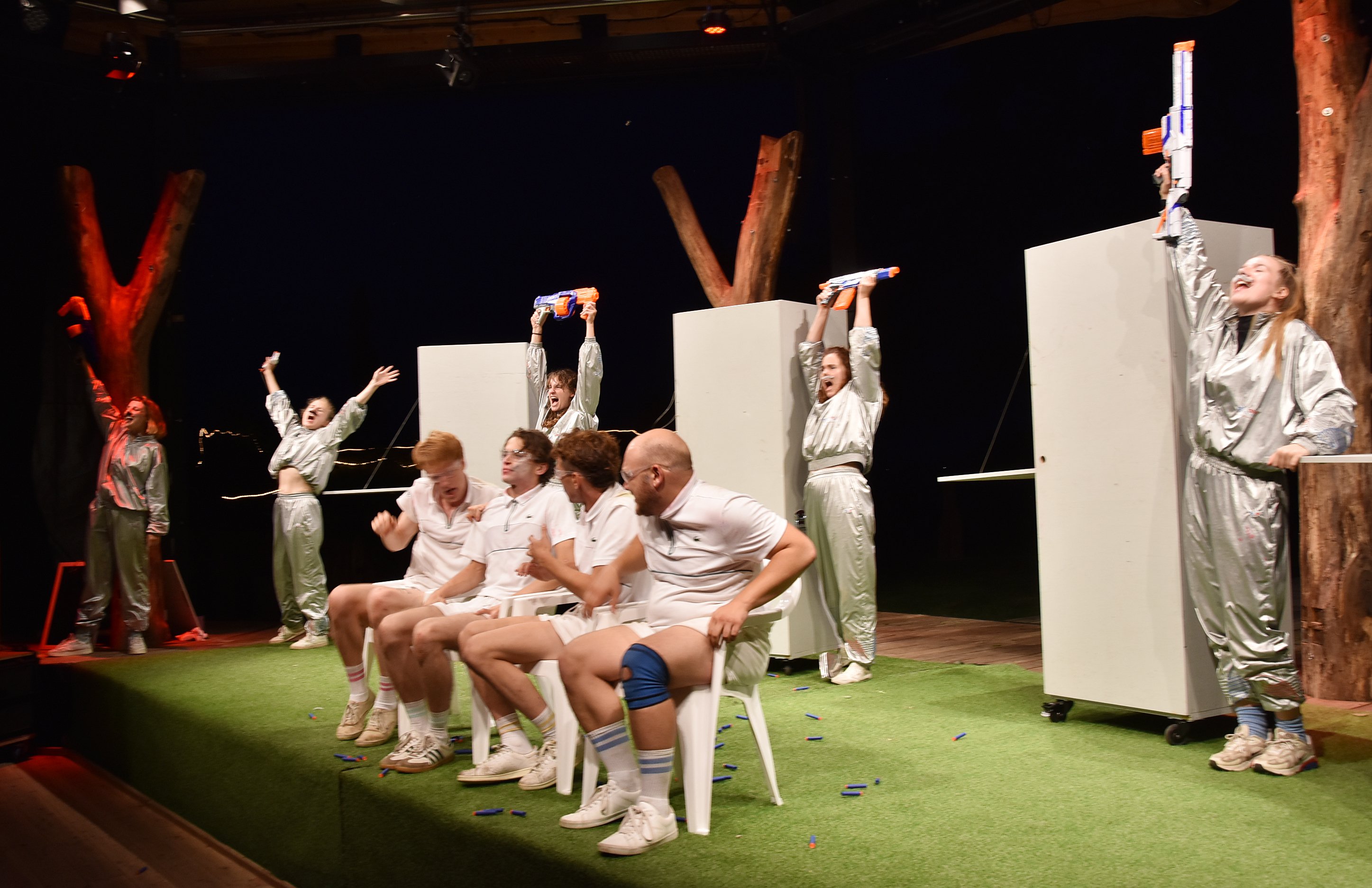Rostocker Schauspielstudierende mit „In den Gärten oder Lysistrata Teil 2“ nach Aristophanes