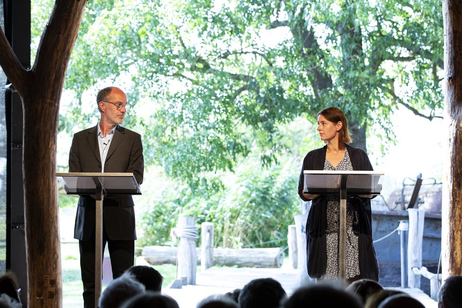 Holger Daemgen und Annett Renneberg in „Zwischen Welten“